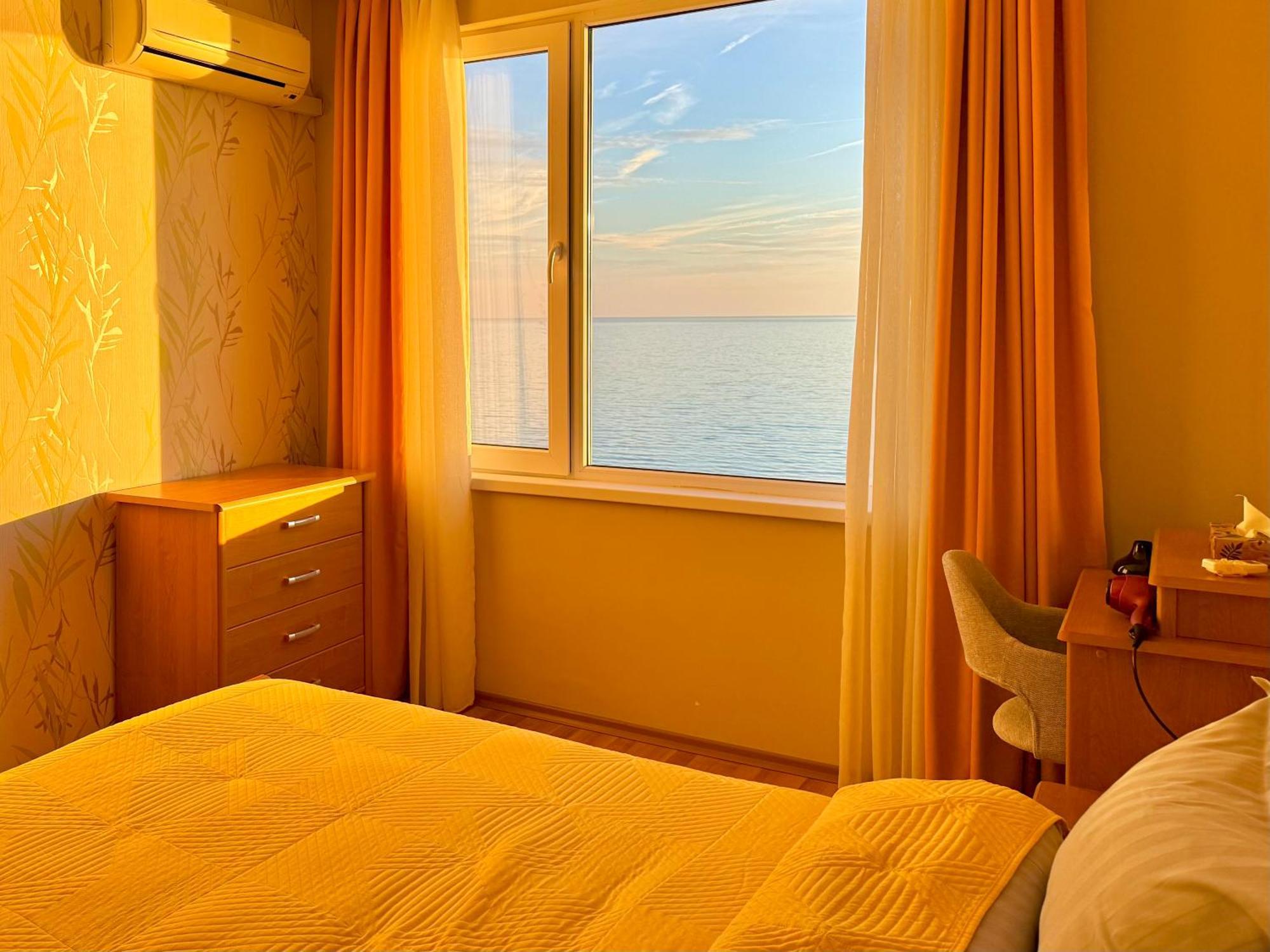 Beachfront Havana Sveti Vlas Ngoại thất bức ảnh