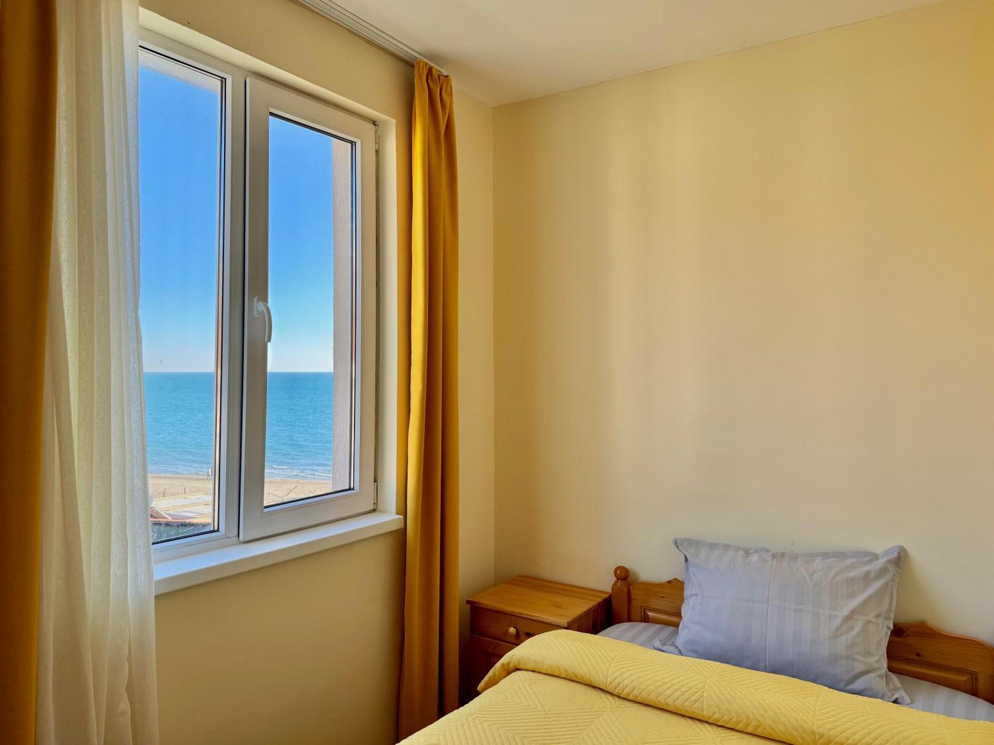 Beachfront Havana Sveti Vlas Ngoại thất bức ảnh